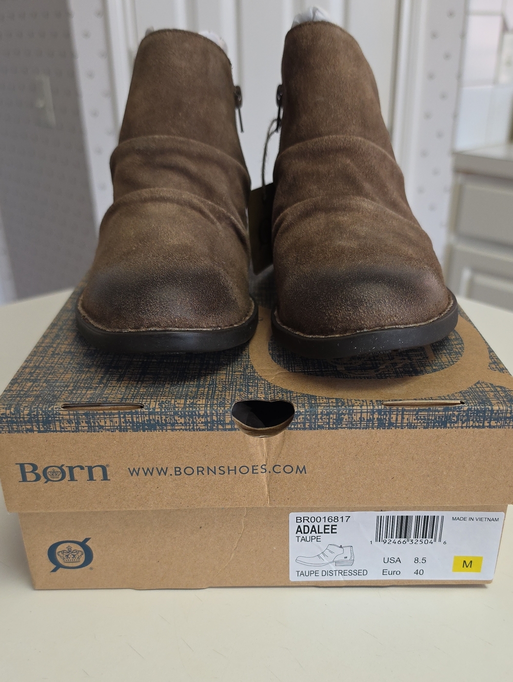 New Womens Born Adalee Taupe Distressed Suede Ankle Boots With Rouching 8.5 med